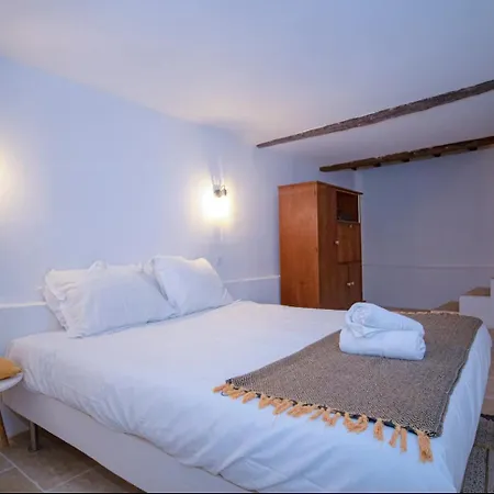 Cabanel Apartment *